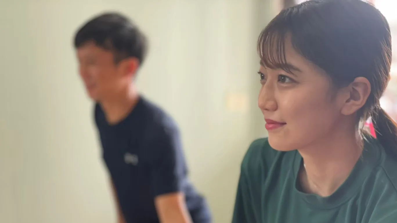 トレーニング中の利用者とトレーナー|SCLab
